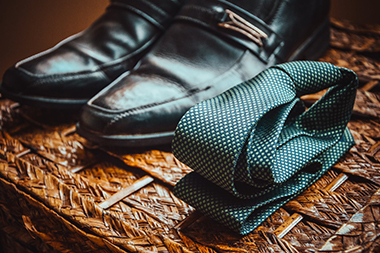 How to Tie a Tie: Four-in-Hand Knot
