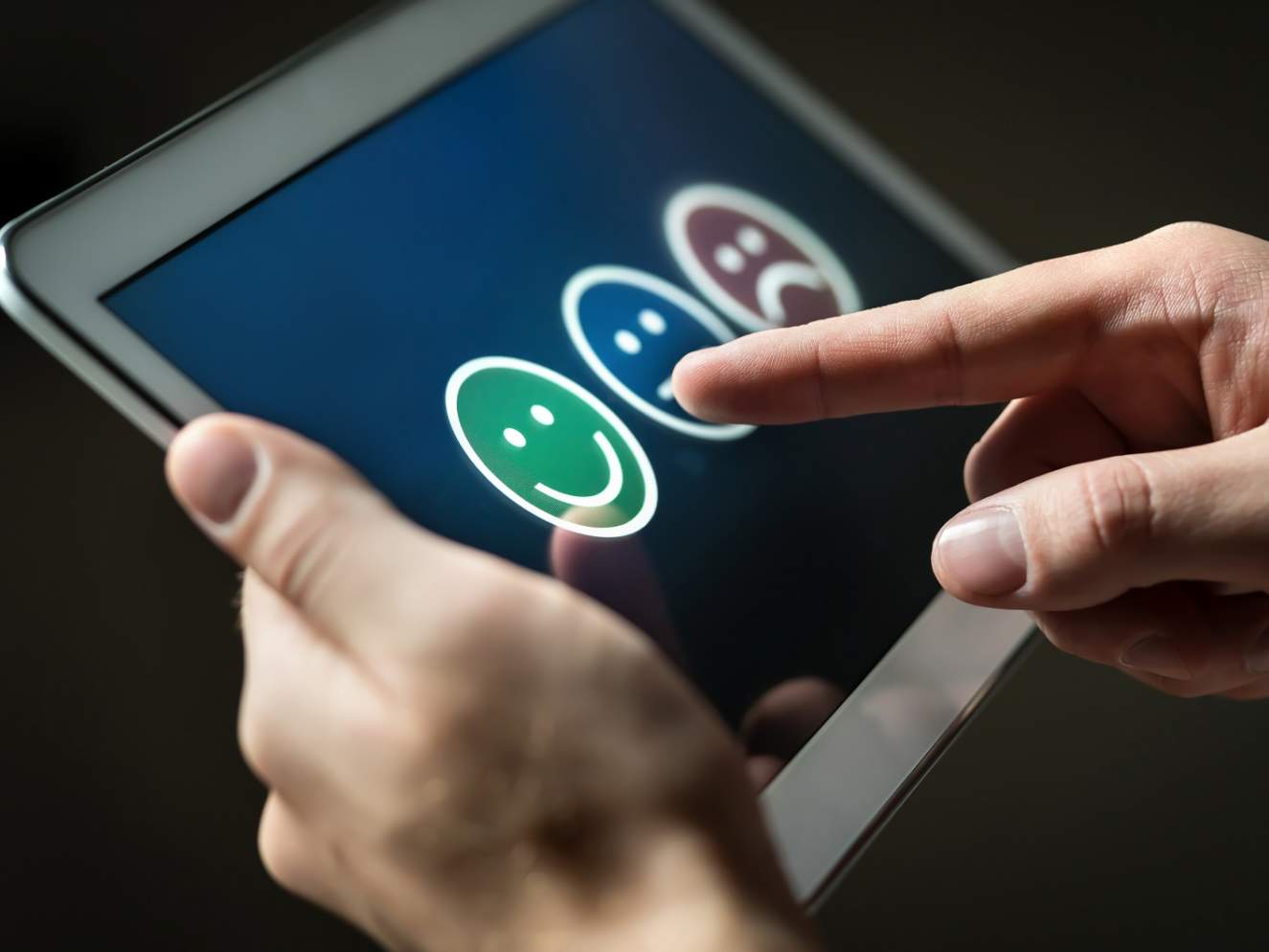 The Relationship Between Looking Good and Giving Great Customer Service
